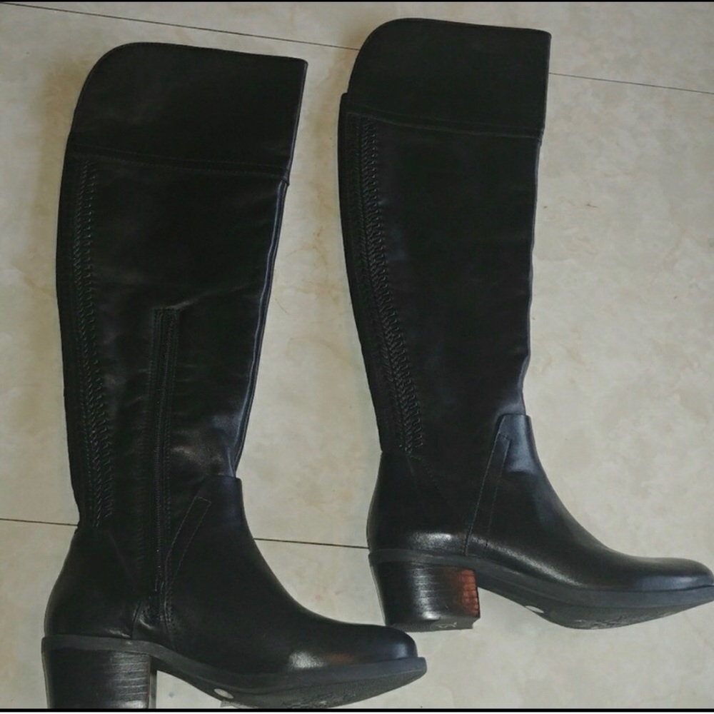 Vince Camuto Bendra riding boots 🔴🎄